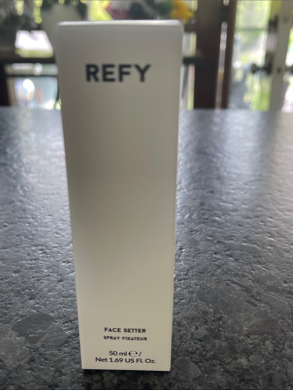 Refy Face Setter lock makeup all day boost look of makeup & improve skin barrier